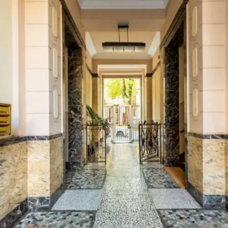 In Διαμέρισμα *